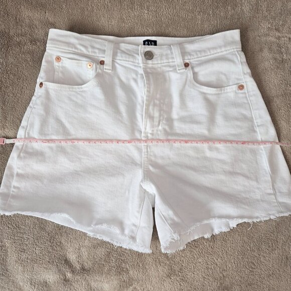 2/$20 GAP white denim shorts, size 2/26, high rise 4" - Picture 5 of 12